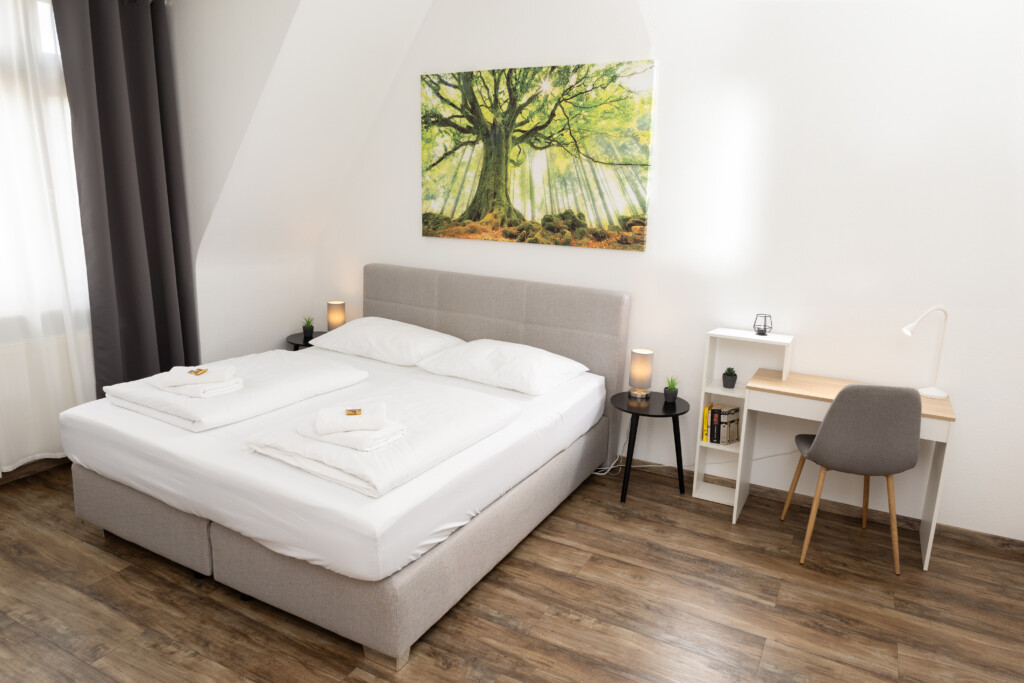 Schlafzimmer 1